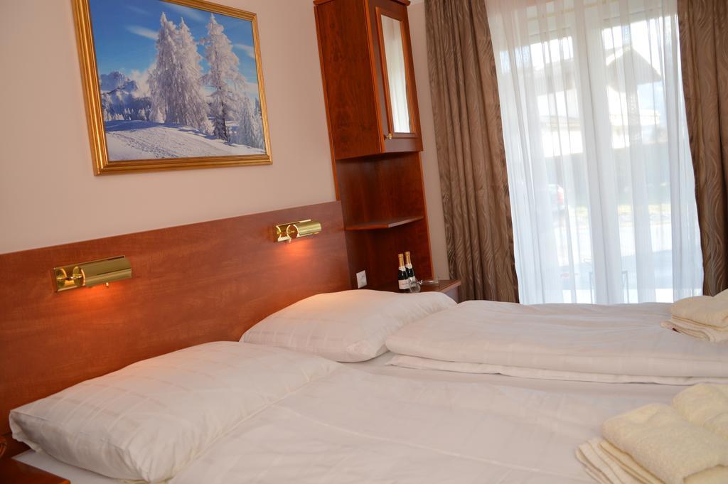 Private Room Pyrkerstrasse Bad Hofgastein Room photo